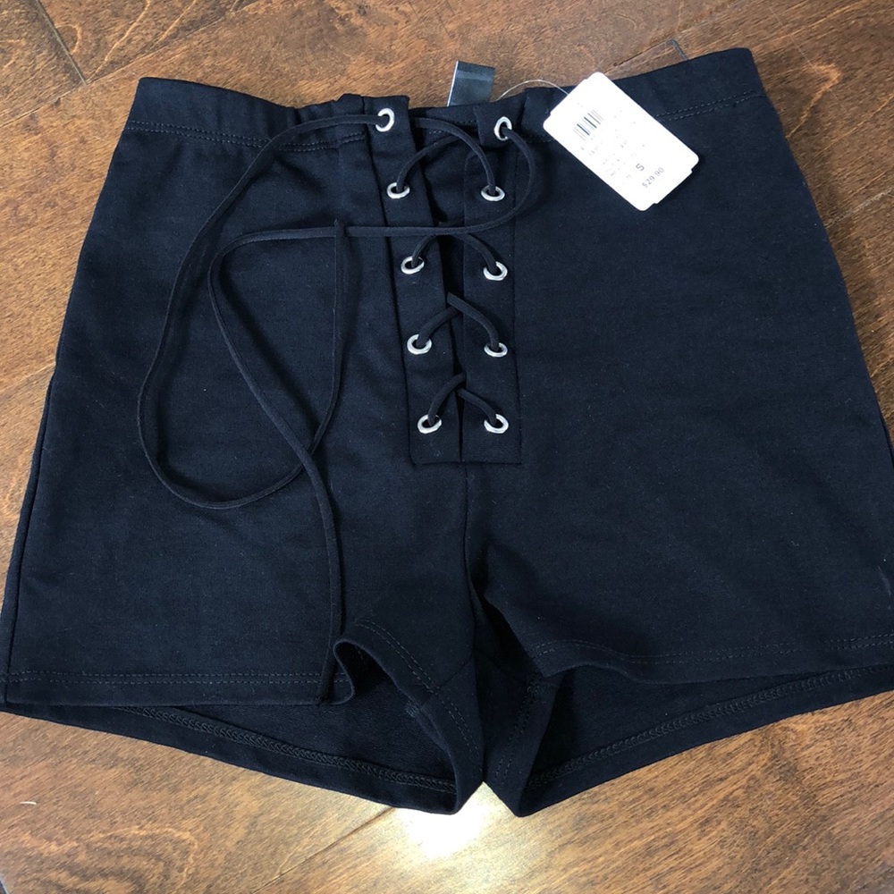 Windsor Short Lace-up shorts